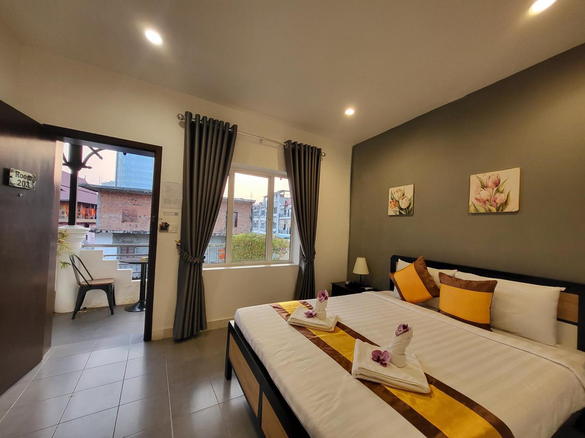 Sun Chakra Boutique Hotel Phnom Penh Exterior foto